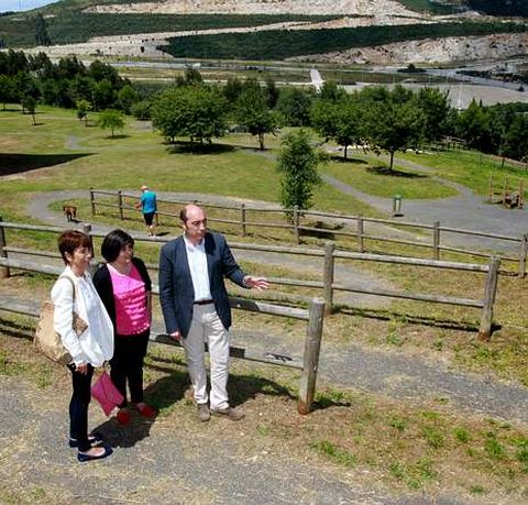 Salvador, Hervada y Pazo visitaron los terrenos de Novo Mesoiro.