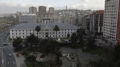 La plaza de la Palloza, en primer t�rmino, con la Audiencia Provincial detr�s