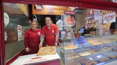 Juan y Peregrina, que tienen un negocio de pizzas en el edificio de Michelena que los propietarios quieren desalojar. 