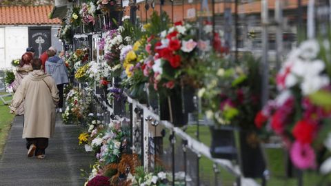 Todos los Santos en el cementerio de Catabois, Ferrol
