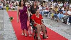 Merchi �lvarez, presidenta de GaliciAME abri� el desfile de Fefi��ns