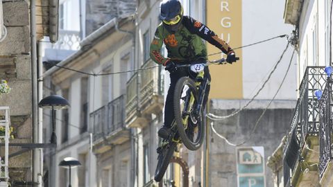 Carrera final del descenso urbano de Sarria