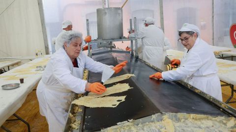 Trabajo en la �freixoeira� instalada en la avenida da Coru�a.