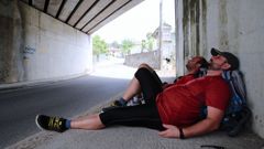 Peregrinos a la sombra a su paso por Santiago