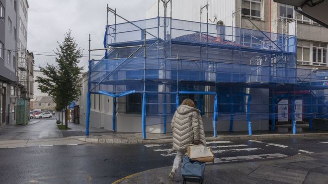 El Casino est�, desde hace semanas, rodeado de andamios por las obras.
