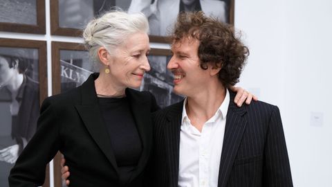 La modelo Marie Sophie Wilson con el hijo del fotgrafo Peter Lindbergh