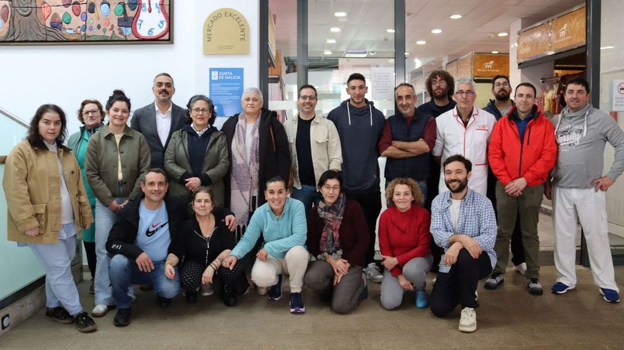 Carballo extiende a los placeros el distintivo Mercado Excelente