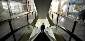 El centro comercial Porta Nova cuenta en la actualidad con dos plantas vac�as, con decenas de locales a la espera de uso. 