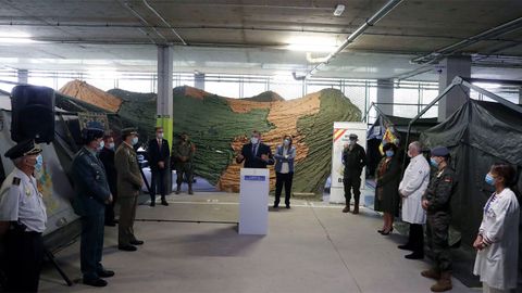 El presidente del Principado, Adri�n Barb�n, asisti� al repliegue parcial del hospital de campa�a instalado en el Hospital Universitario Central de Asturias  (HUCA).