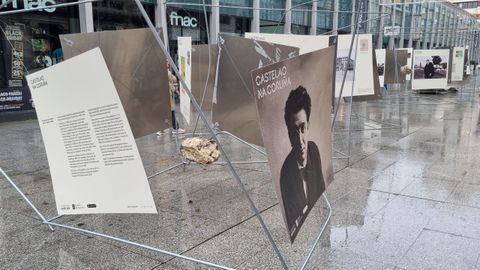 Destrozos en la exposici�n de Castelao en la Plaza de Lugo