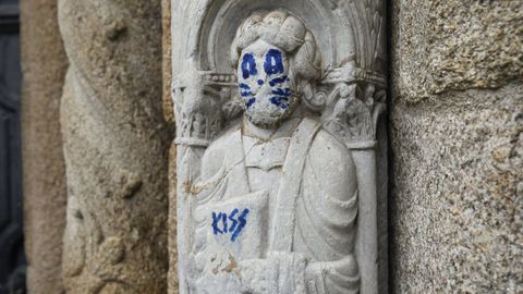 Pintada en una escultura de la fachada de la Catedral, en Plateras, en el 2018