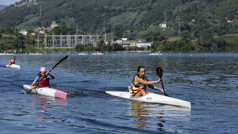 Regata de la copa Diputacin de Ourense de piragismo.