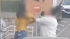 Una okupa se enfrenta a una periodista al ser desalojada al tercer intento en Vigo