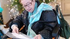 Teresa, que vive desde hace cinco a�os en la residencia Santa Marta, de Vigo, ha escrito su carta de Reyes y la de al menos 40 compa�eros que no pod�an hacerlo