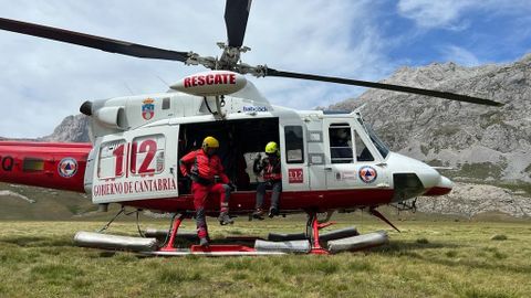 Rescate del helic�ptero de Cantabria