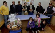 Los responsables de Emprecor entregaron los premios a los restauradores premiados.