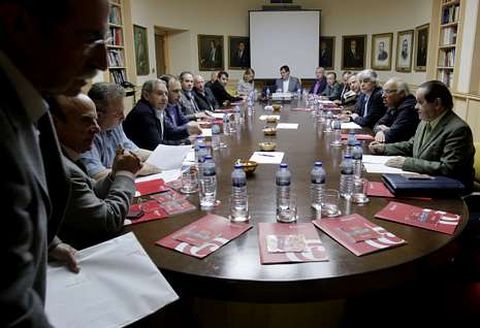 El pleno de la C�mara de Comercio debati� la aplicaci�n de un ERE temporal a la plantilla.