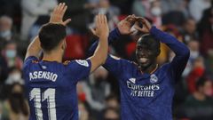 Asensio y Mendy festejan el cuarto gol madridista