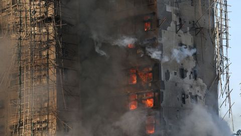 Incendio en un bloque de edificios de Hong Kong