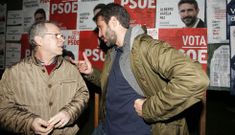 Javier Gago estuvo en el Miguel Hern�ndez para apoyar al candidato del PSOE Alberto Varela. 