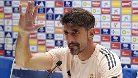 El tcnico del Real Oviedo, Veljko Paunovic, explic en rueda de prensa este sbado que el partido de este domingo ante el Real Madrid es una fiesta a la que los azules quieren contribuir con su ftbol.