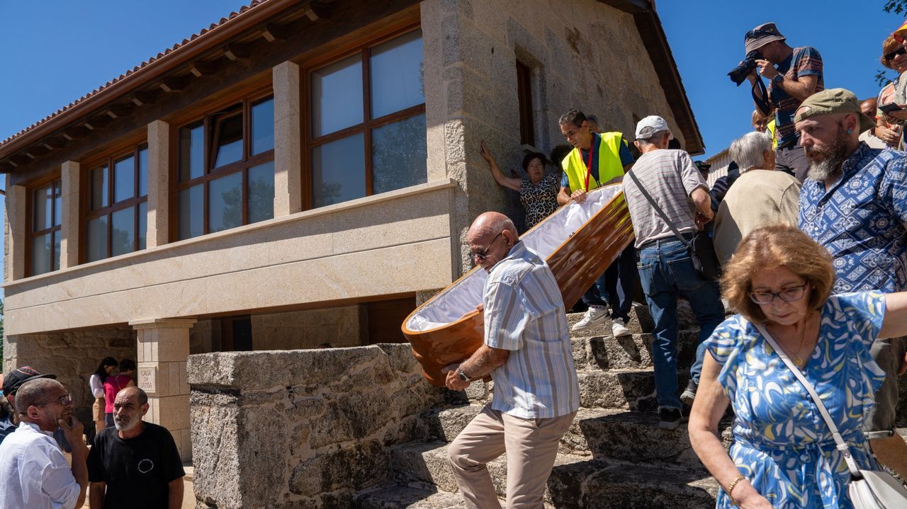 El conflicto con el cura deja a Ribarteme sin ataúdes en la procesión
