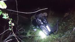 Estado en el que qued� el veh�culo tras la salida de v�a en Bergondo