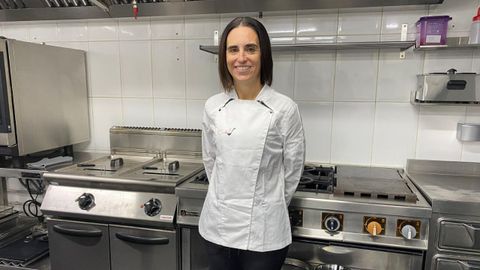 Lorena lvarez est al frente de los fogones del Bar Cubia, el negocio hostelero que regenta con su marido Julio Giganto