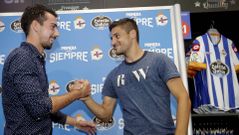 Isaac Cuenca y Roberto Canella posan como nuevos jugadores del Deportivo