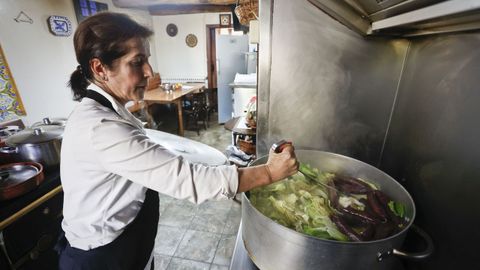 Aunque ofrece varios tipos de verdura, los clientes suelen preferir el repollo