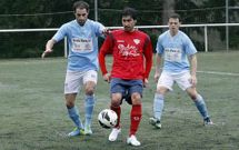 Anxo Otero, en el centro, coincidir� esta temporada con su hermano Iago en la SD Chantada. 