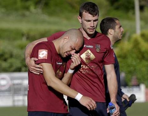 L�grimas en los jugadores del Pontevedra.