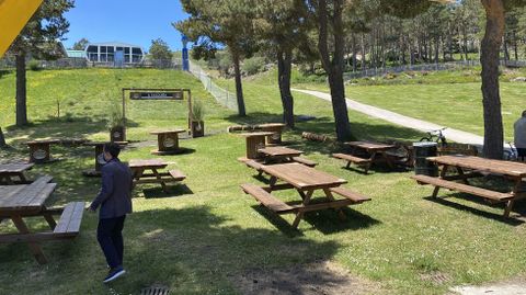 As se prepara Manzaneda para su reapertura total.La nueva terraza de A Tasquia, a pie de pista