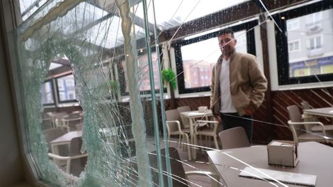 Los ladrones ocasionaron destrozos en locales como Bohemian, en Nar�n. 