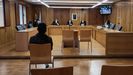 El joven de Burela acusado de violacin, en la segunda sesin del juicio, celebrado en la Audiencia Provincial de Lugo