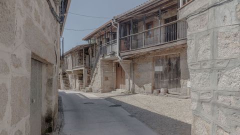 Aldea modelo de Infesta, en Monterrei