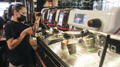 Vista del interior de una cafeter�a en el municipio de Nar�n