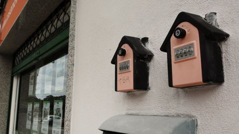 Cajetines para guardar las llaves de viviendas de uso tur�stico, en una imagen de archivo