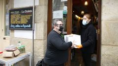 En imagen de archivo, preparativos para la reapertura del restaurante La Quinta en Viveiro