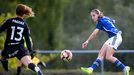 Anina bate a Nagore durante el Oviedo-Osasuna B