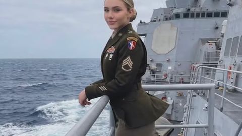 Jessica Foster parec�a una soldado del ej�rcito de Estados Unidos con mucho �xito en Instagram. No existe. Est� hecha con IA