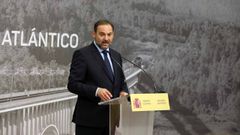 El ministro de Fomento Jos� Luis �balos