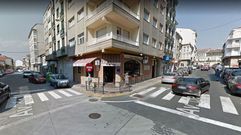 El accidente se produjo en este cruce del centro de Chantada