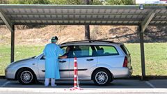 Toma de muestras para PCR en el Hospital de Monforte