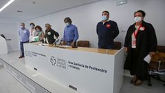 Miembros de seis sindicatos comparecieron este jueves en el sal�n de actos del Hospital Provincial de Pontevedra para difundir la sentencia sobre la junta de personal