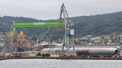 Estructuras de elica marina fabricadas por Navantia y Windar Renovables en el astillero de Fene