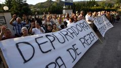 Los vecinos se manifestaron en varias ocasiones (en la imagen, en el a�o 2008) para pedir la demolici�n de la depuradora