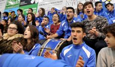 El pabell�n de San Sadurni�o estuvo abarrotado de seguidores.