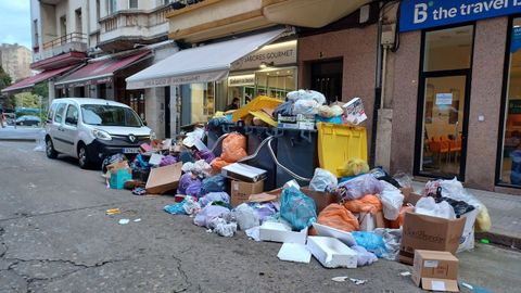 Basura amontonada en A Coru�a durante el conflicto del servicio de limpieza