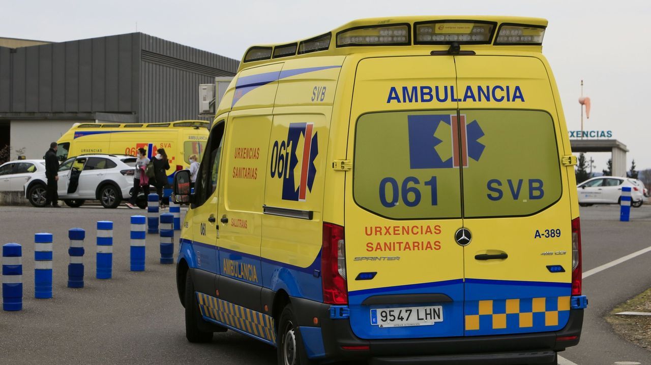 Evacuada al HULA una mujer atropellada en Castro de Rei